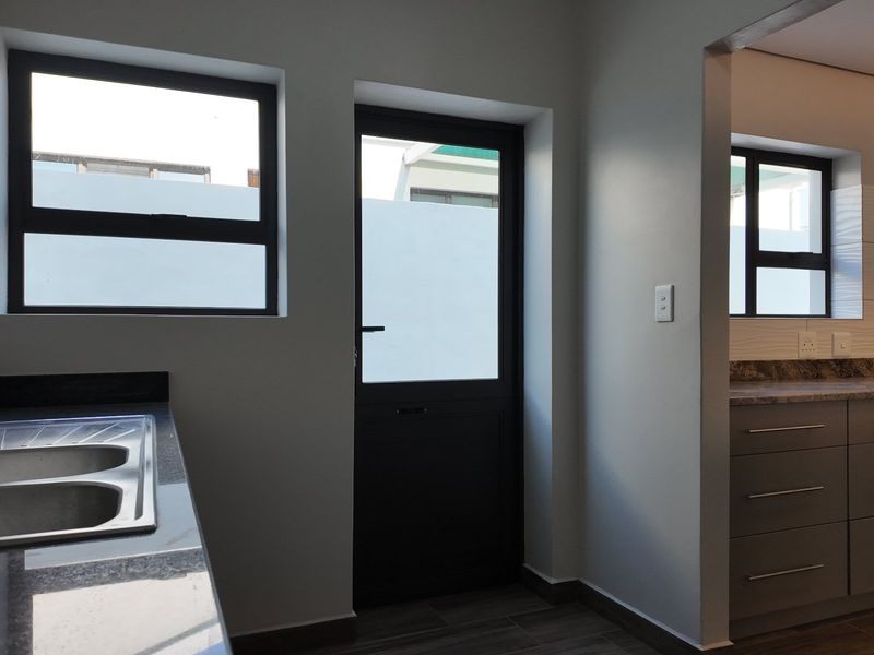Stunning Brand-New Coastal Home with Flatlet in Still Bay West - Photo 8
