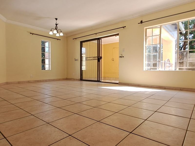 Well located Duet in Pierneef Ridge - Photo 4
