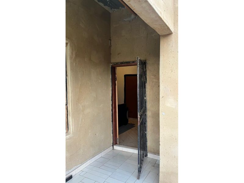 Income-Generating 2-Bed Home + Rental Units in Rondebult - Photo 4