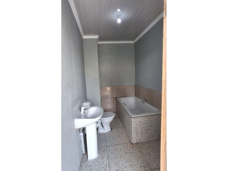 Income-Generating 2-Bed Home + Rental Units in Rondebult - Photo 6