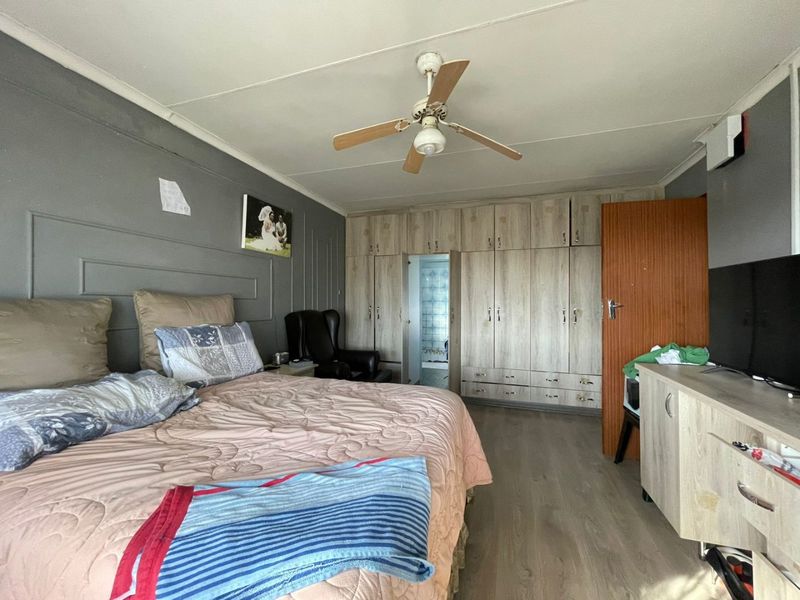 7 Bed House in Amalinda for Sale - Photo 9