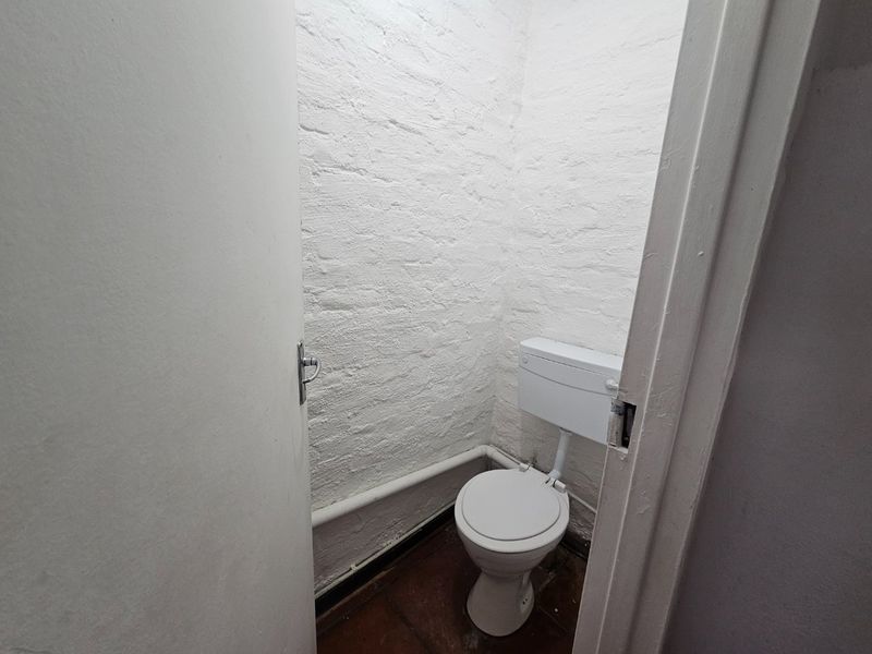 A Doer Upper Starter House In Prime Location  - Photo 5