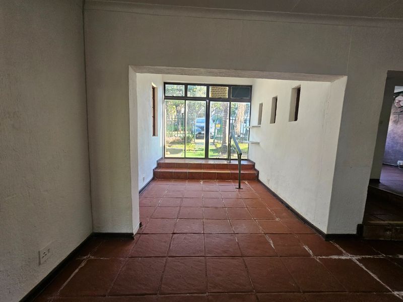 A Doer Upper Starter House In Prime Location  - Photo 8