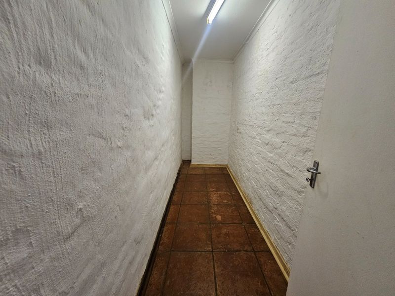 A Doer Upper Starter House In Prime Location  - Photo 9