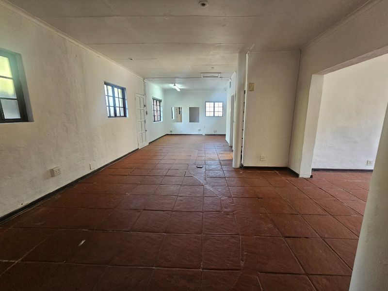 A Doer Upper Starter House In Prime Location  - Photo 7