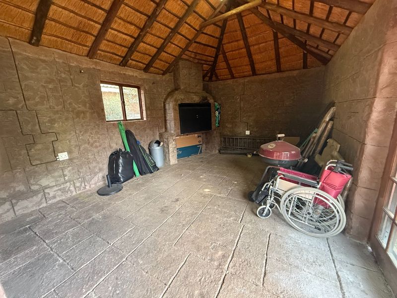 Spacious Family Home! - Photo 5