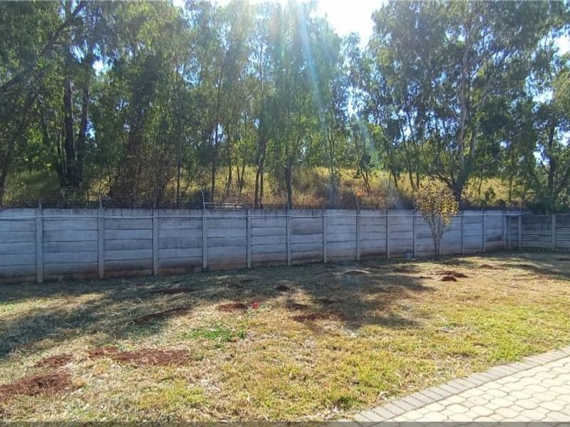 3 Bed House in Clayville for Sale - Photo 2