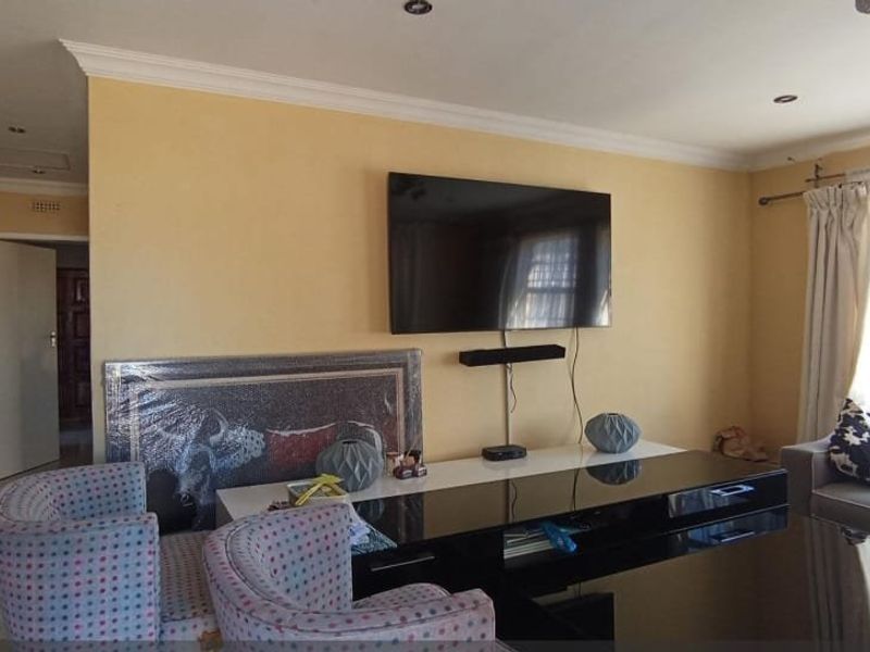 3 Bed House in Clayville for Sale - Photo 7