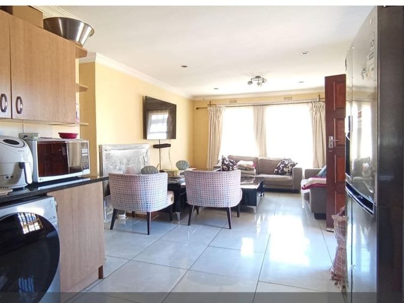3 Bed House in Clayville for Sale - Photo 5