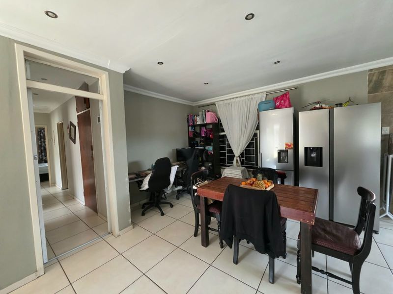 STUNNING HOME FOR SALE IN IMPALA PARK - Photo 5