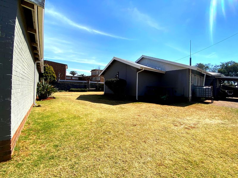 Stunning 3-Bedroom Family Home with Endless Potential in Casseldale! - Photo 7