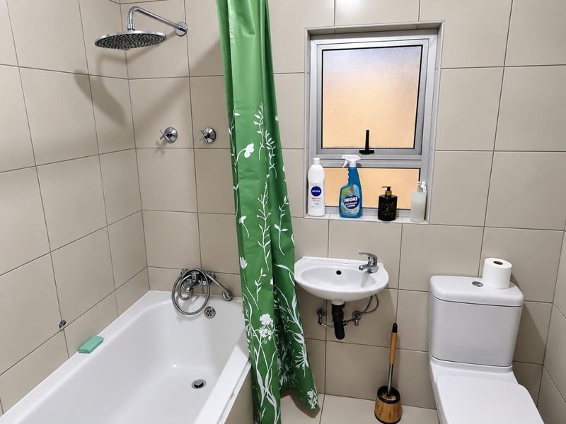 3 Bedroom Townhouse for Sale in Selborne - Photo 4