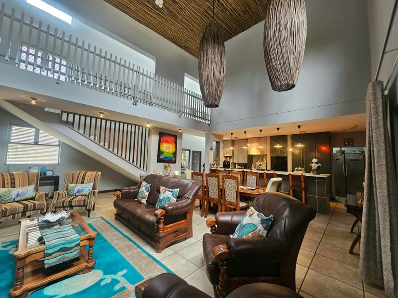 LOADS OF LIVING - Photo 8
