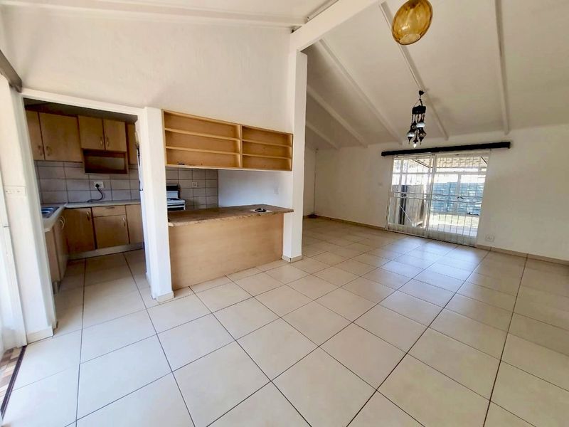 Perfect Family Oasis: 3 Bedrooms and Bachelors flat. Pet-Friendly, and Secure! - Photo 5