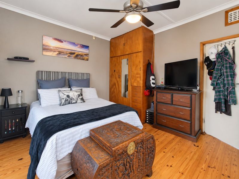 Sunny Germiston Home with Flatlet and Solar Power - Photo 10