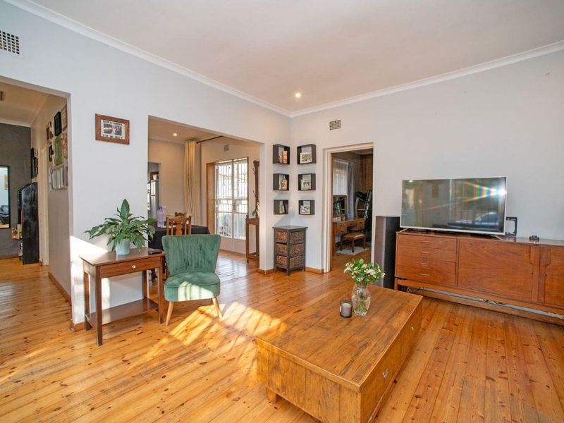 Stunning 3 Bed Home with Flatlet and Solar - Photo 6