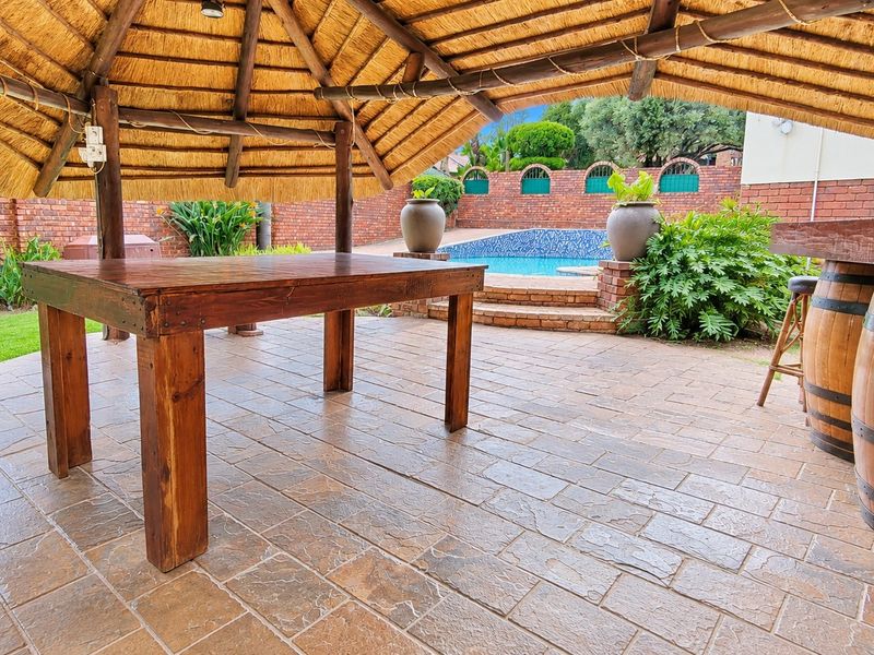 Well-Loved Family Home in an Excellent Location - Photo 6