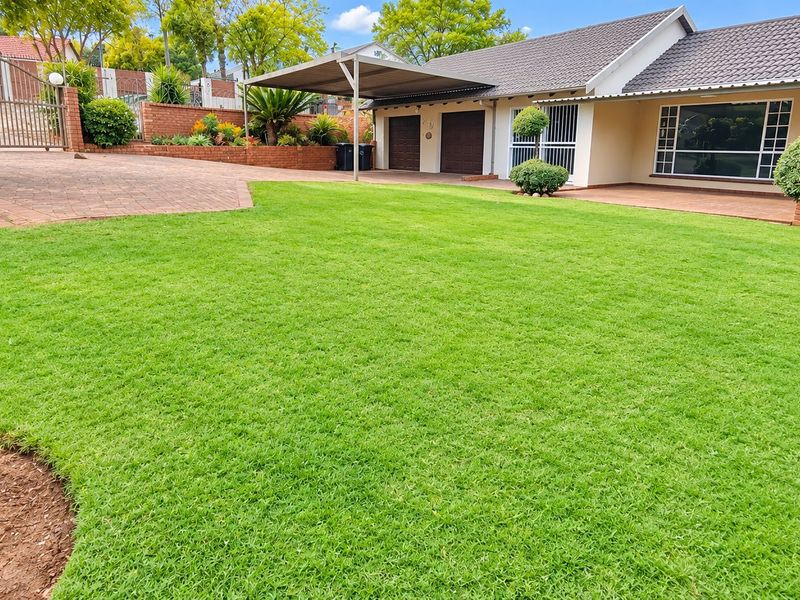 Well-Loved Family Home in an Excellent Location - Photo 2