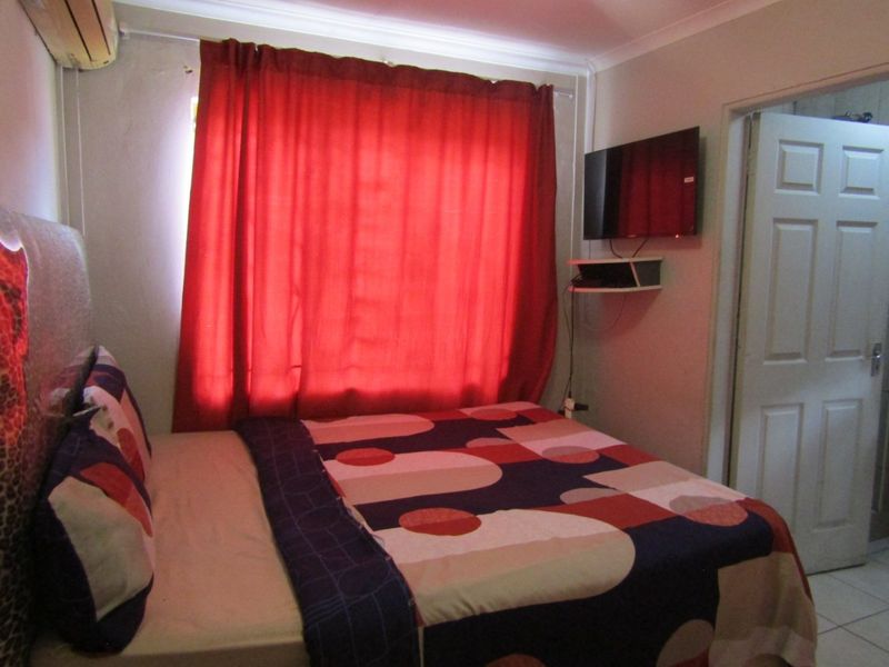 HOUSE FOR SALE IN NORTHAM - Photo 10