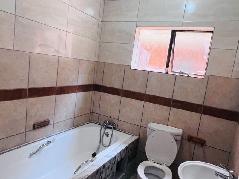 Chic 2 Bed Flat in Kempton Park Central - Photo 7