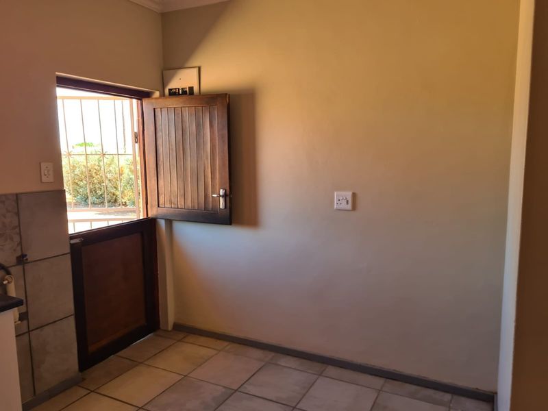 SPACIOUS 3-BEDROOM HOUSE TO RENT IN VREDENDAL NORTH - Photo 7