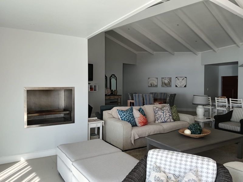 Beautiful Seafront Home  - Photo 5