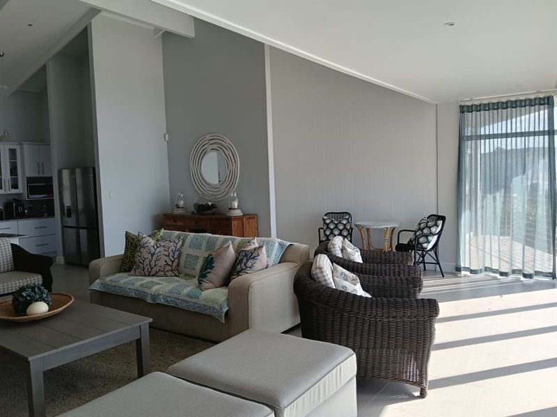 Beautiful Seafront Home  - Photo 6