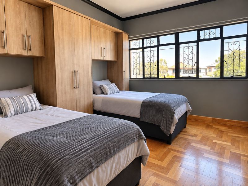 2 Bedroom Apartment in Central - Photo 4