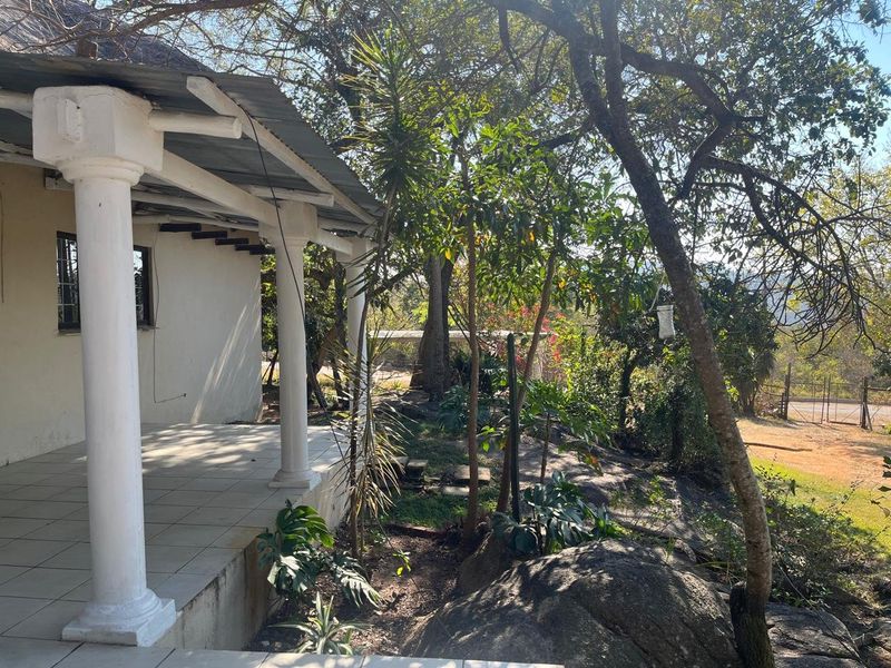 3 Bedroom Thatch House  - Photo 8