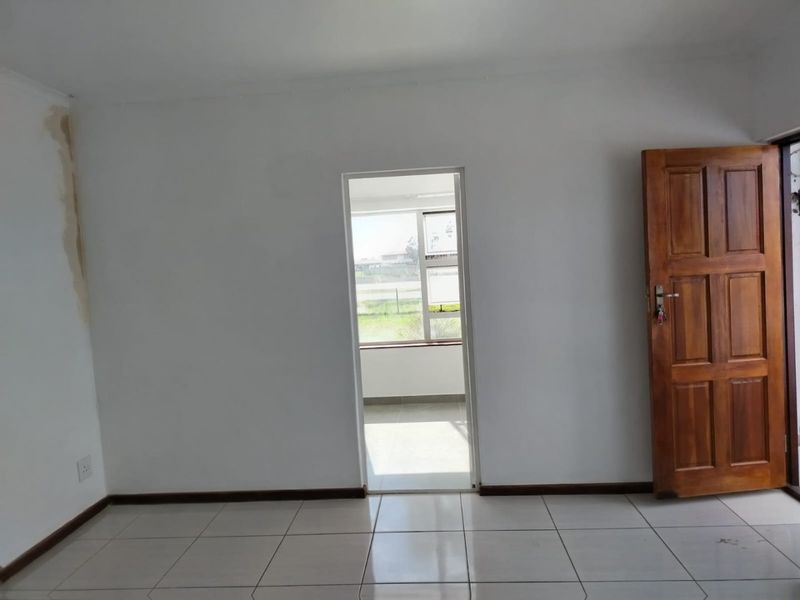 2 BEDROOM TOP FLOOR UNIT TO RENT IN WELCOME ESTATE - Photo 3