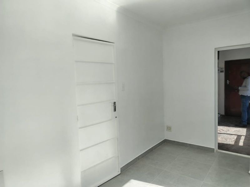 2 BEDROOM TOP FLOOR UNIT TO RENT IN WELCOME ESTATE - Photo 6