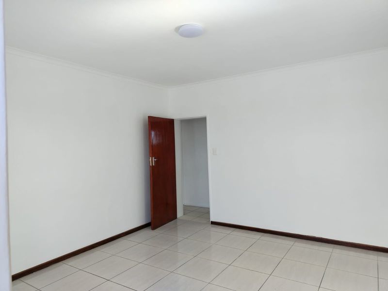 2 BEDROOM TOP FLOOR UNIT TO RENT IN WELCOME ESTATE - Photo 5