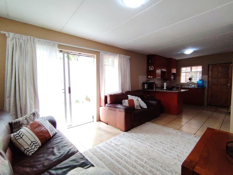 Secure Duplex Townhouse Living in Farrar Park - Photo 6