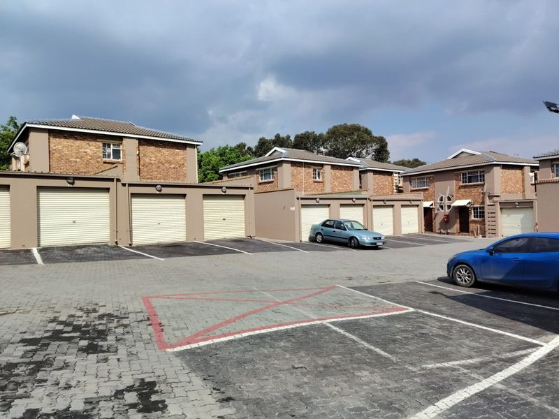 Secure Duplex Townhouse Living in Farrar Park - Photo 3