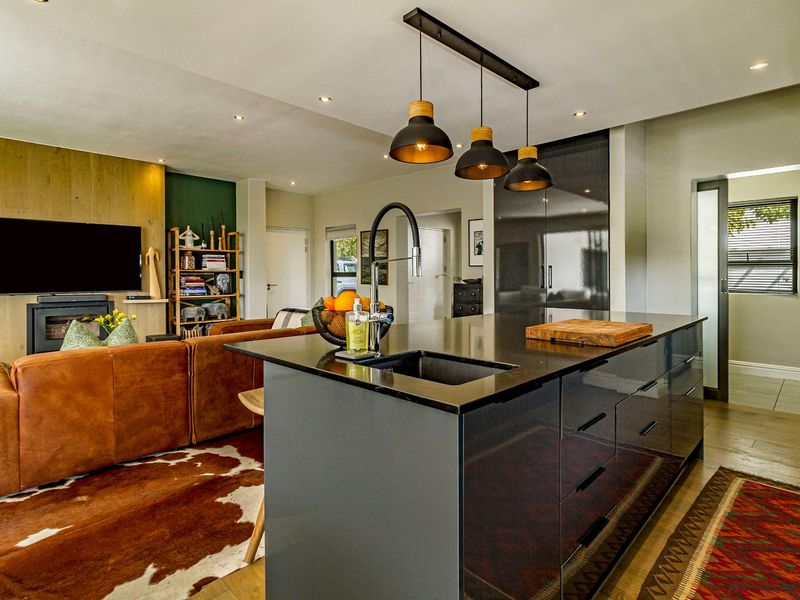 A Rare Level of Luxury in Croydon Gardens - Photo 5