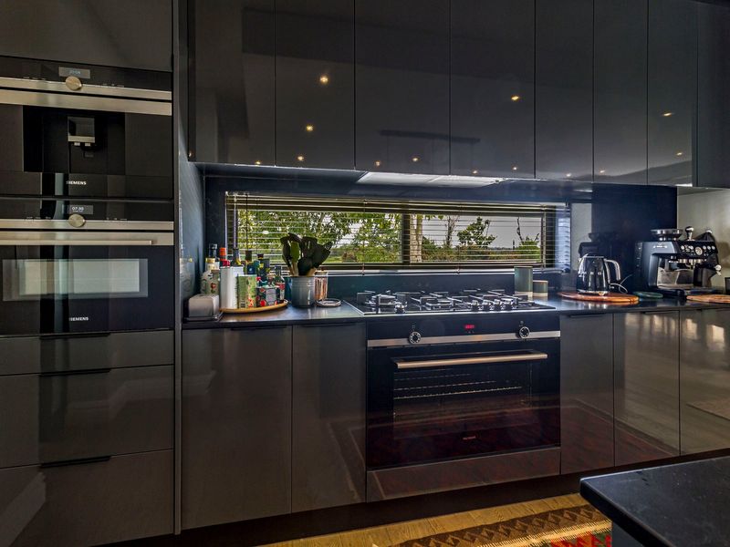 A Rare Level of Luxury in Croydon Gardens - Photo 8