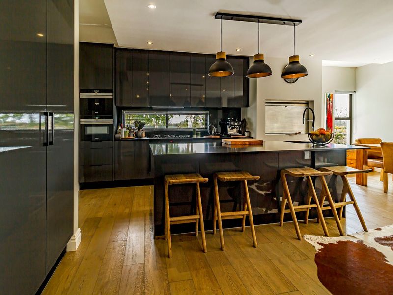 A Rare Level of Luxury in Croydon Gardens - Photo 9