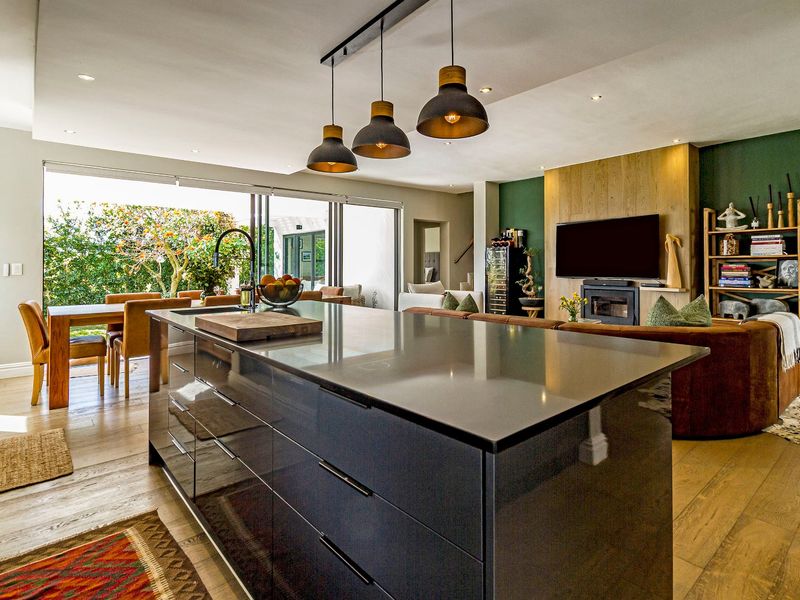 A Rare Level of Luxury in Croydon Gardens - Photo 3