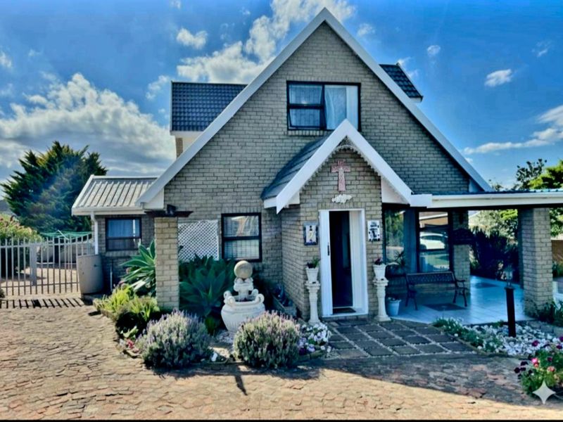 HARTENBOS HEUWELS -  Peaceful Living Surrounded by Lush Green Valleys and Majestic Mountains - Photo 4