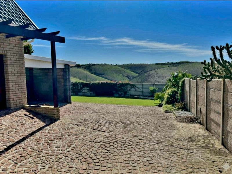 HARTENBOS HEUWELS -  Peaceful Living Surrounded by Lush Green Valleys and Majestic Mountains - Photo 9