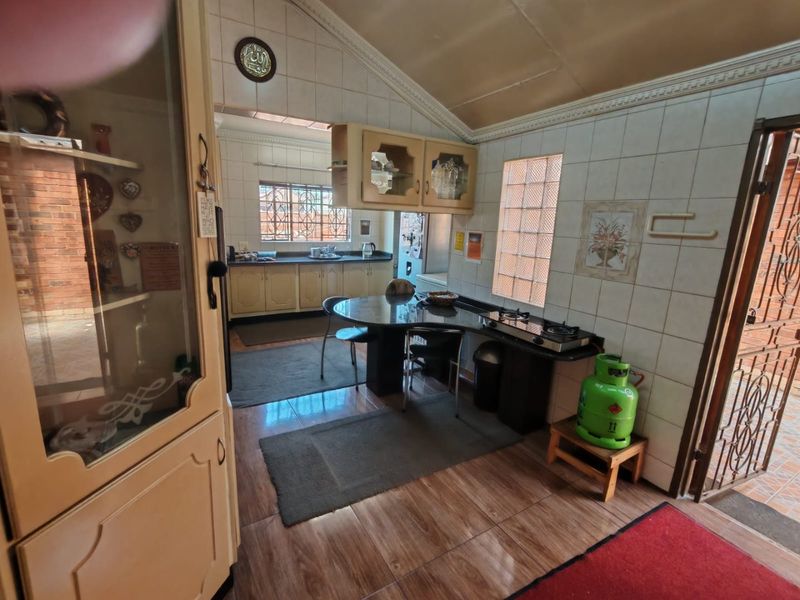  Spacious 3 Bedroom Family Home in a Quiet Cul de Sac - Photo 5