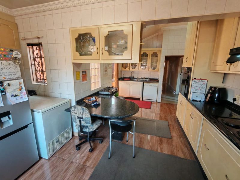  Spacious 3 Bedroom Family Home in a Quiet Cul de Sac - Photo 4