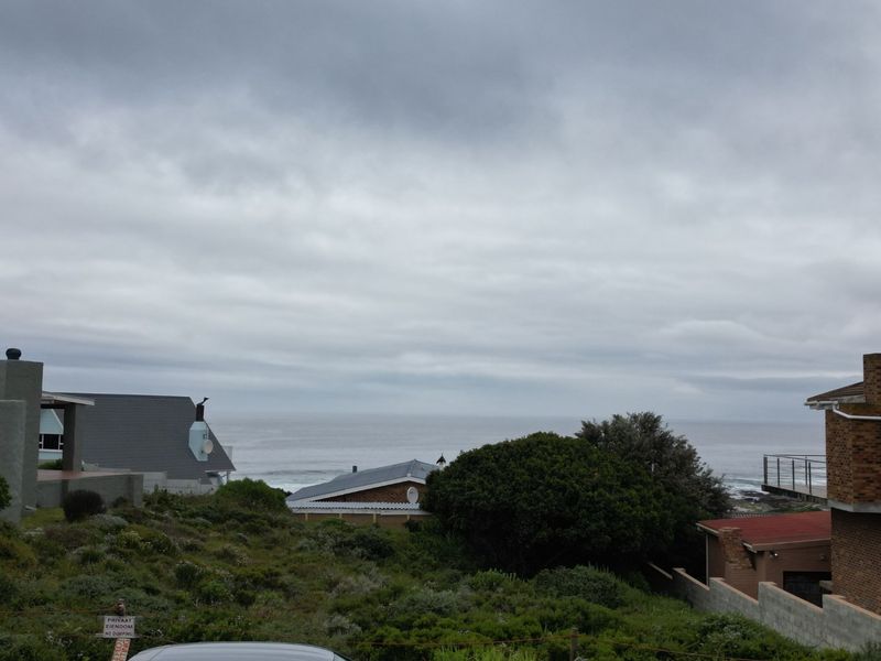 Quiet Coastal Living in De Kelders with sea and mountain views. - Photo 2