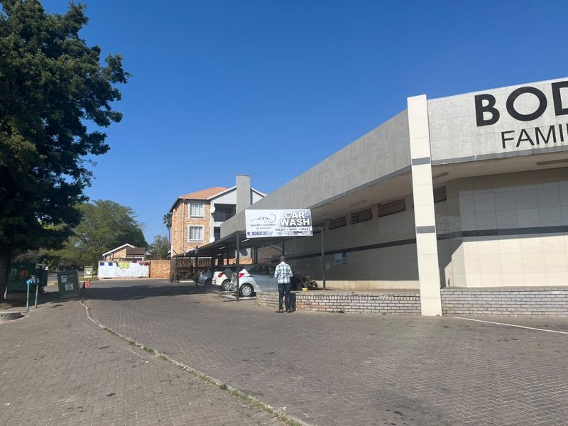 RETAIL CENTRE FOR SALE IN BIRD ACRES – INCOME-PRODUCING INVESTMENT OPPORTUNITY - Photo 6