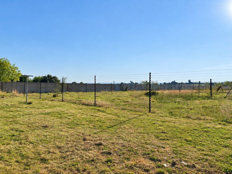 Low-maintenance face brick home on 2.2 hectares - Photo 3