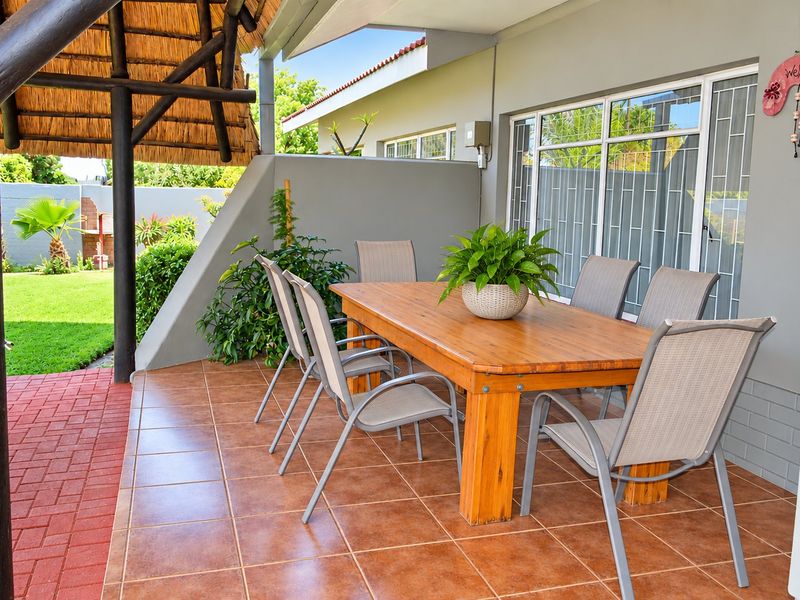 DUAL MANDATE | Exceptional Space, Endless Potential & a Truly Exceptional Borehole Reduced to R1,150,000 - Photo 3