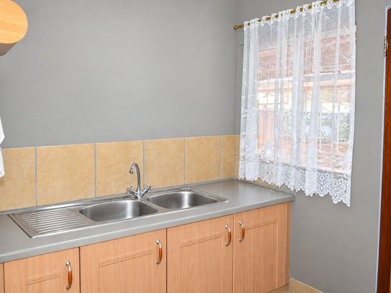 DUAL MANDATE | Exceptional Space, Endless Potential & a Truly Exceptional Borehole Reduced to R1,150,000 - Photo 10