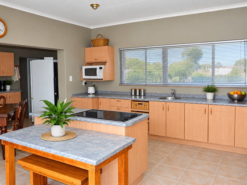 DUAL MANDATE | Exceptional Space, Endless Potential & a Truly Exceptional Borehole Reduced to R1,150,000 - Photo 9