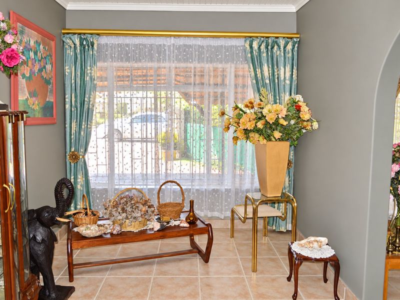 DUAL MANDATE | Exceptional Space, Endless Potential & a Truly Exceptional Borehole Reduced to R1,150,000 - Photo 7