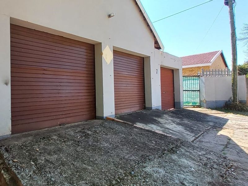 JUST LISTED: 3-Bedroom Home on Large Stand with 3-Bedroom Flatlet - Photo 3